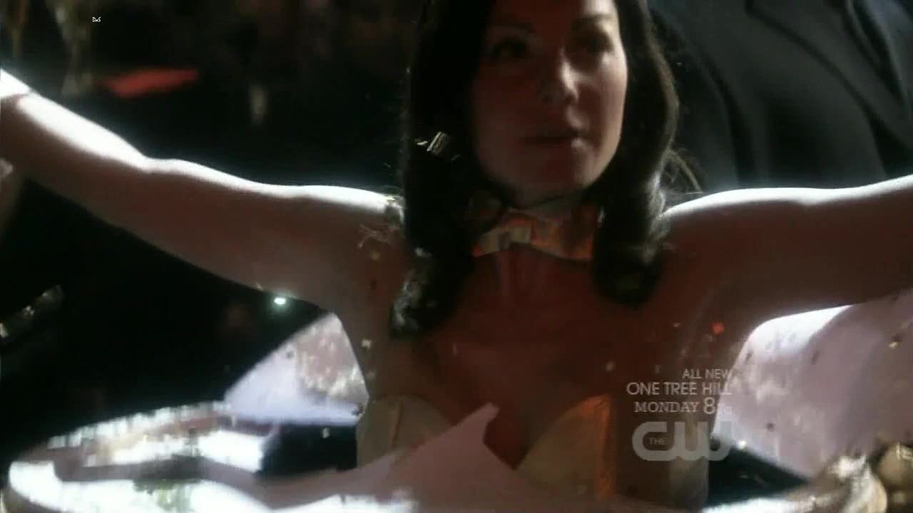 in bunny costume on Smallville s09e18 hdtv720p!