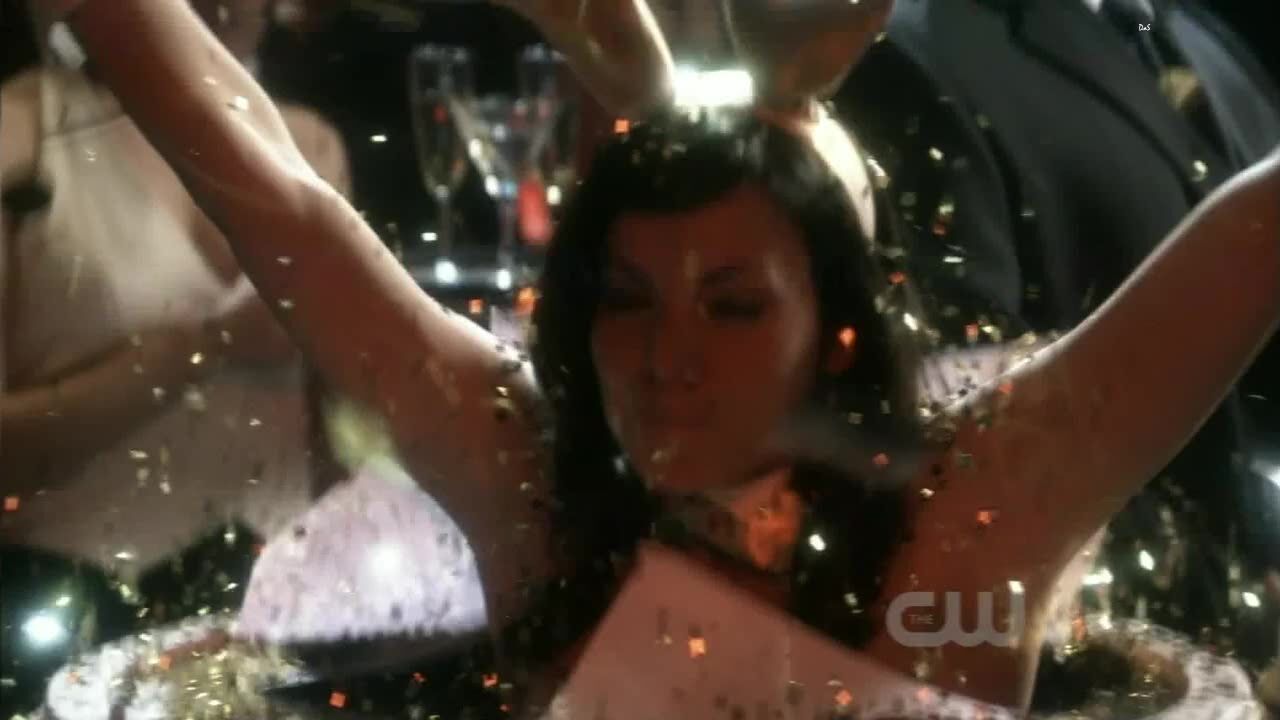 in bunny costume on Smallville s09e18 hdtv720p!