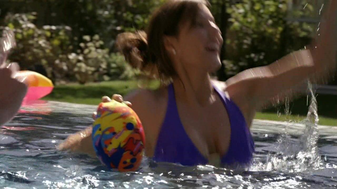 in Bikini and Cleavage on Parenthood S1e7!