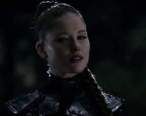 Tabrett Bethell Lesbian Kiss with Laura Brent on Legend of the Seeker 720p!