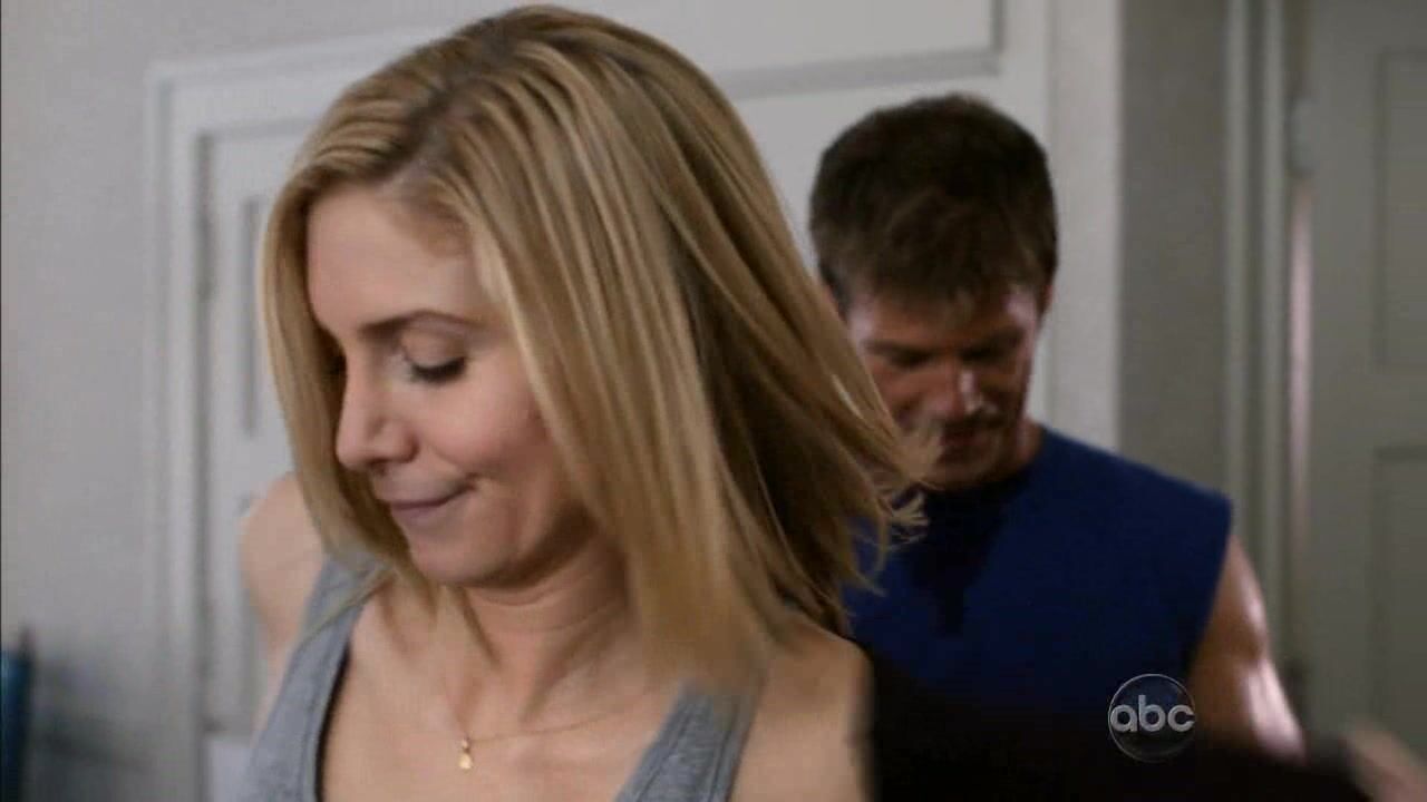 in tank top on V S1e10!