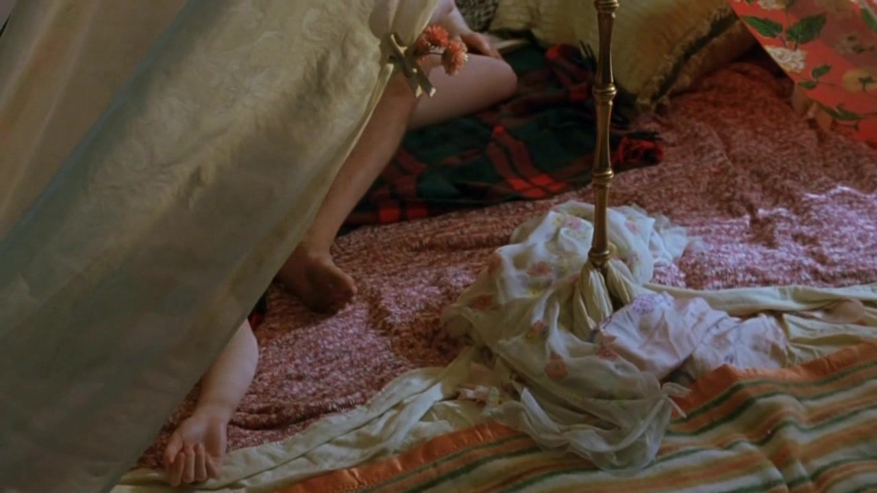 Completely Nude and Amazing in The Dreamers Unrated and Cracks 720p!