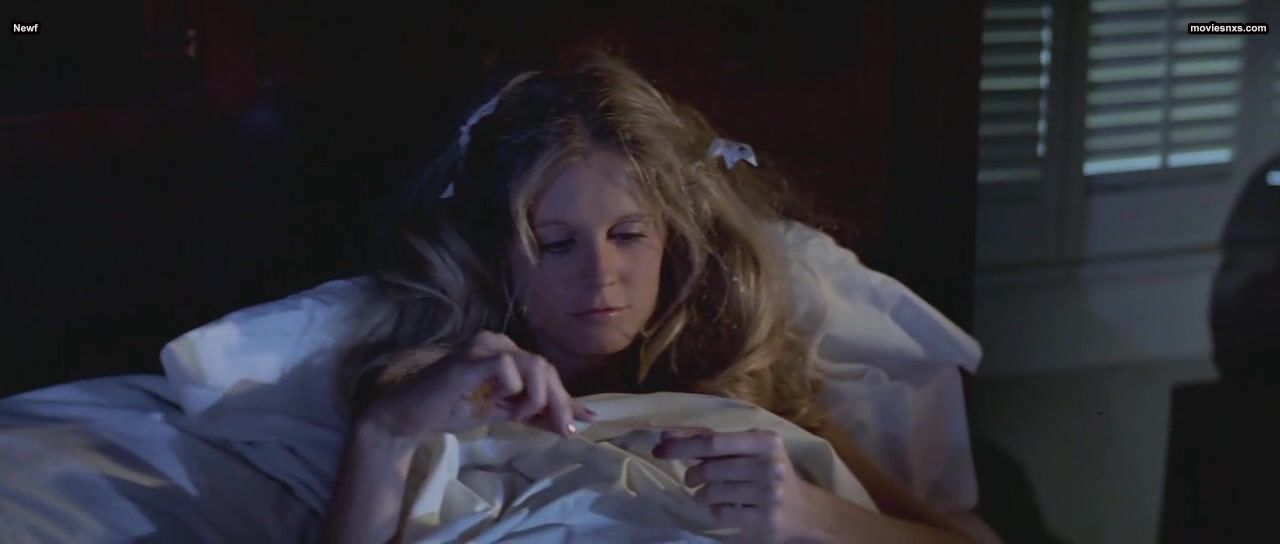 Bare Breasts in Halloween 1978 Bluray 720p!