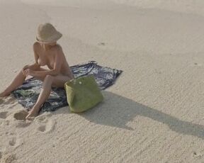 Nude, Screwing and Sunbathing in Y Tu Mama Tambien aka And Your Mother Too HDTV 1080p!