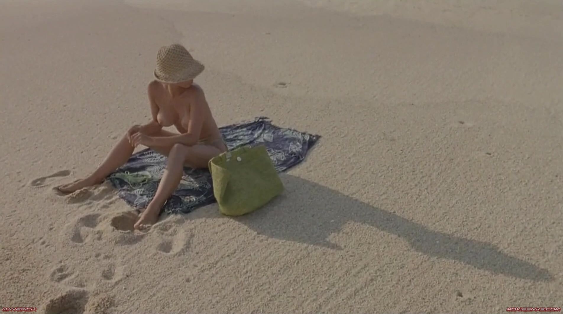 Nude, Screwing and Sunbathing in Y Tu Mama Tambien aka And Your Mother Too HDTV 1080p!