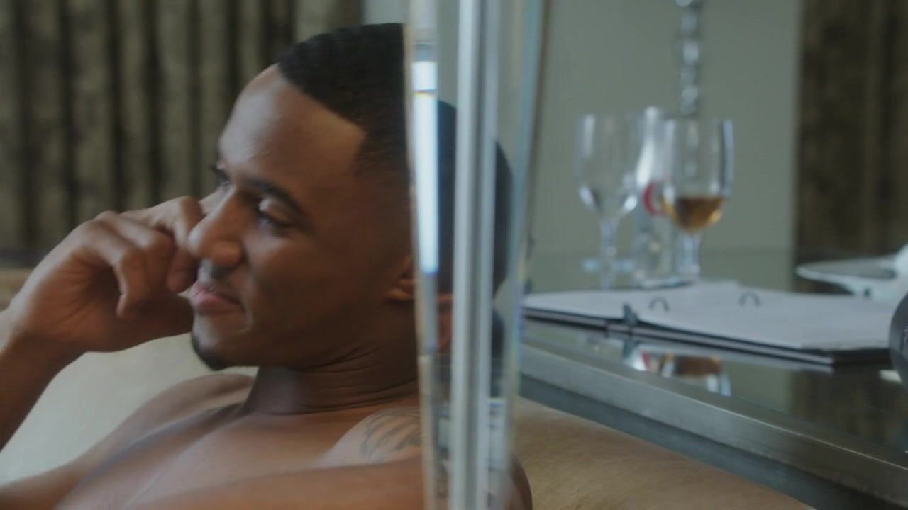 Topless on Survivors Remorse s01e01 HiDef 720p!