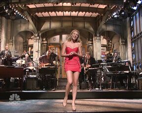 Beautiful Legs On SNL!