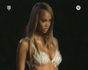 Cindy Crawford, Tyra Banks and Naomi Campbell See-Thru and Bikini in Sexiest Supermodels!