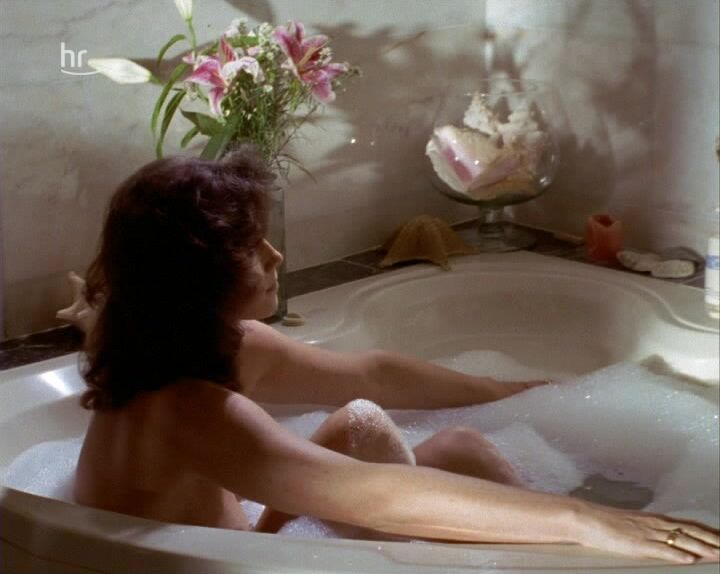 Nude in a bathtub from Klink unter Palmen!