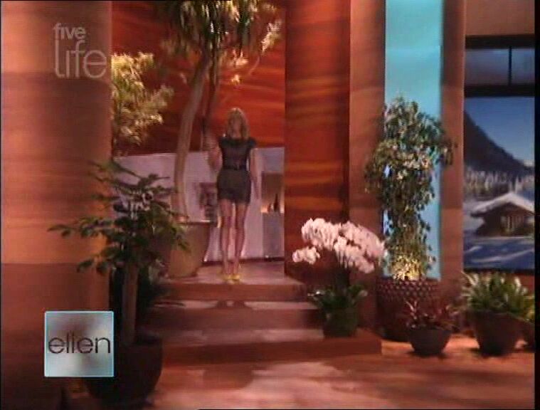 great legs on Ellen!