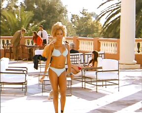 french actress in Bikini from Sous le Soleil, Bodyguard!