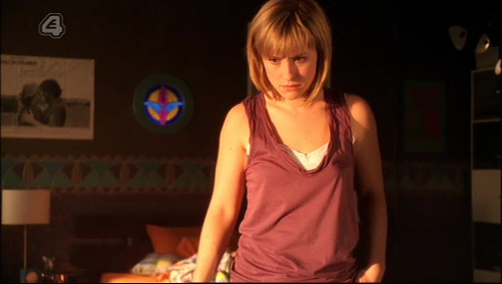 Slight Cleavage on Smallville!