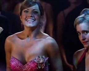 Cleavage on Smallville!