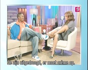 shows her nice Feet on Tyra Show!