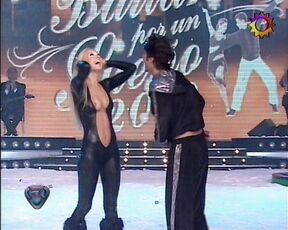 Oops Nipple Slip on Bailando por un Sueno!