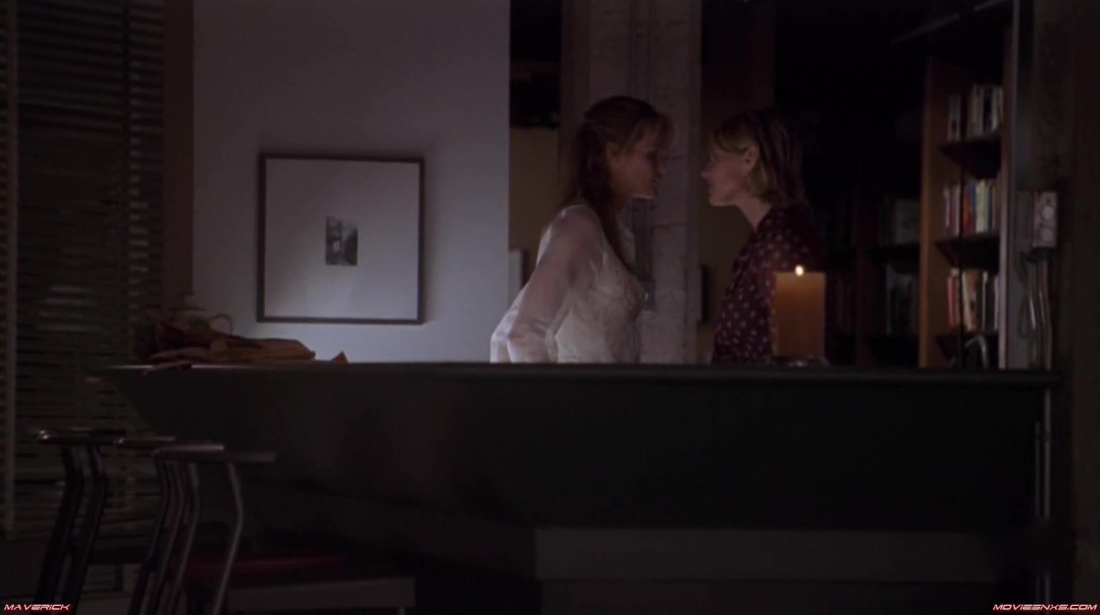 Elle Macpherson and Kate Capshaw Lesbianism in A Girl Thing HDTV!