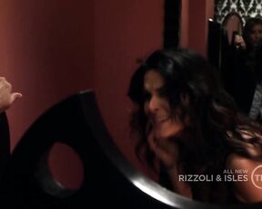 in Bra on Rizzoli and Isles s01e03 hdtv720p!