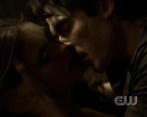 in Bra on The Vampire Diaries s02e01 HDTV 720p!