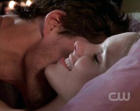 in Undies on One Tree Hill s08e01 HDTV 720p!