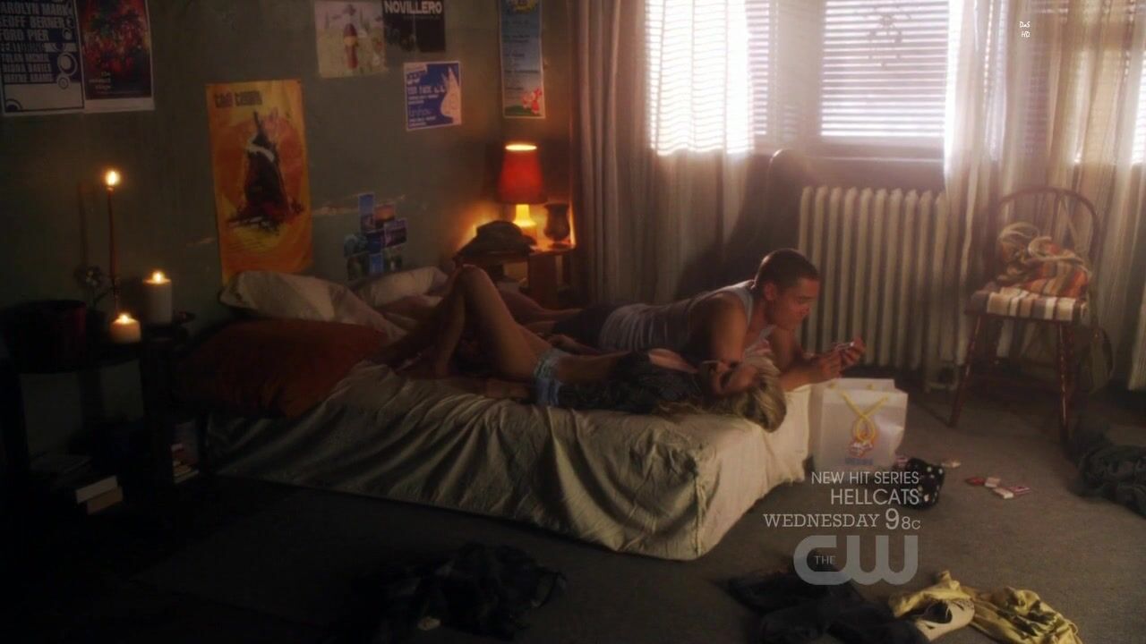 in Undies on Life Unexpected s02e01 HDTV 720p!