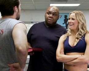 in sport bra on Its Always Sunny in Philadelphia s06e01 HDTV 720p!