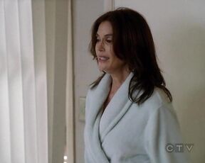 in Undies on Desperate Housewives s07e02 HDTV 720p!