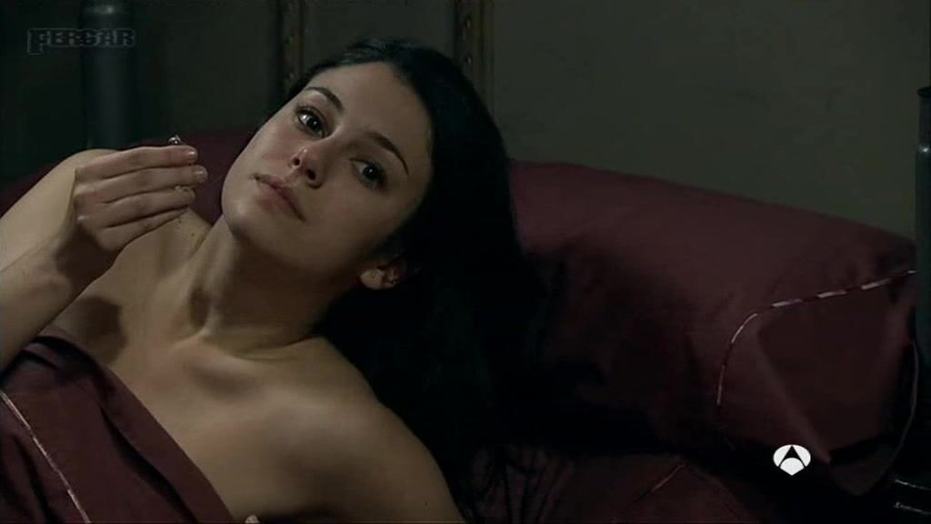 Topless in El Internado!