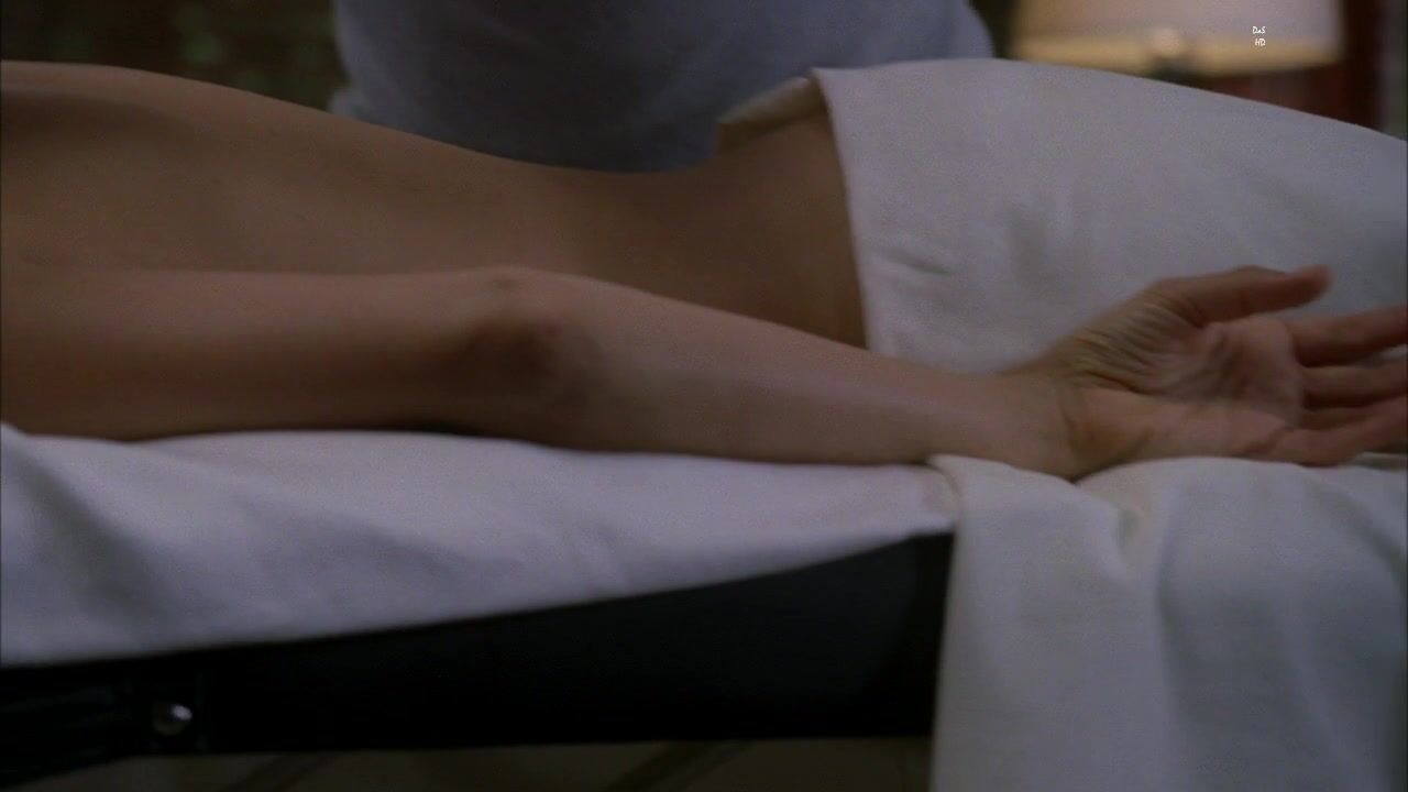 in Bra and showing skin on House M.D. s07e04 HiDef 720p!