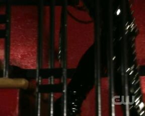 in leather on Smallville S10e3!