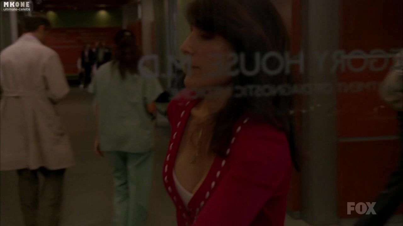 Massive Cleavage on House S07E05 HiDef!