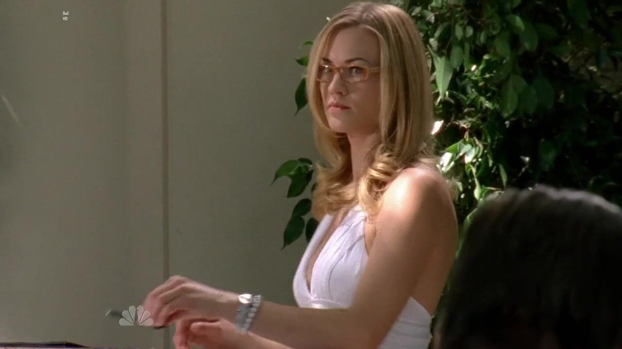 Cleavage on Chuck s04e06 HiDef 720p!