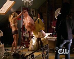 in Underwear on Life Unexpected s02e09 HiDef 720p!