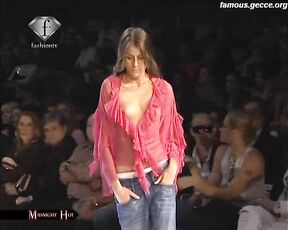 Super Model Oops On Catwalk!