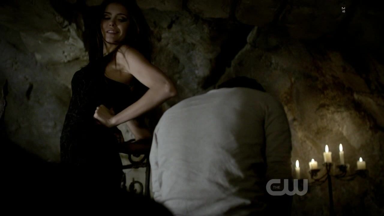 in Underwear on The Vampire Diaries s02e11 HiDef 720p!