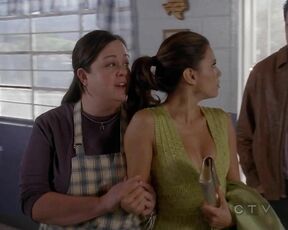Cleavage on Desperate Housewives s7e15 HiDef 720p!