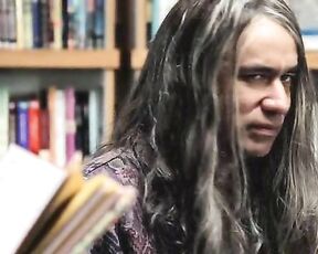 Cleavage and pseudolesbianism on Portlandia s1e6!