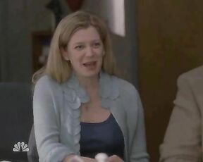 Cleavage on 30 Rock s5e16!