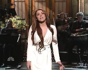 Sexy on Saturday Night Live s36e16!