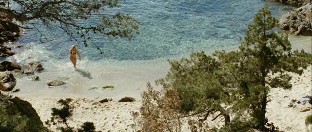 Completely Nude in Un Balcon Sur La Mer!