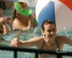 Jessica Lowndes, Jessica Stroup, AnnaLynne McCord and Gillian Zinser in Bikinis on 90210 s3e18 HiDef 720p!