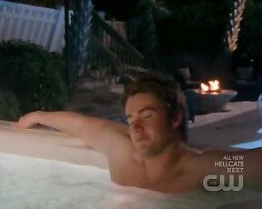 in Bikinis on One Tree Hill s8e20!