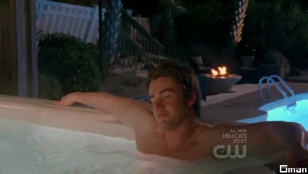 in Bikinis on One Tree Hill s8e20!