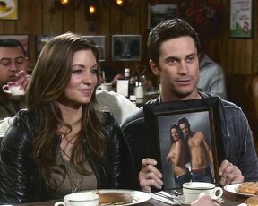 Skimpy holding Boobs in Rules of Engagement s5e21!