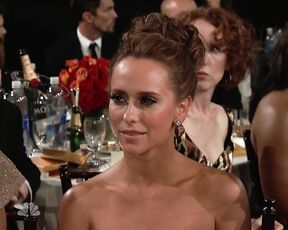 Cleavage at Golden Globe Awards 2011 HiDef 720p!