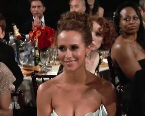 Cleavage at Golden Globe Awards 2011 HiDef 720p!