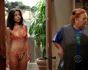 in Bikini on Two and a Half Men s09e02 HiDef 720p!