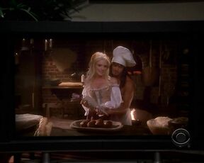 Cleavage on Two and a Half Men s09e05 HiDef 720p!