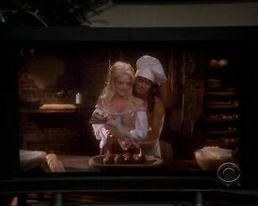 Cleavage on Two and a Half Men s09e05 HiDef 720p!