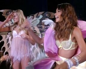 Sexy on Victorias Secret Fashion Show 2011 HiDef 720p!