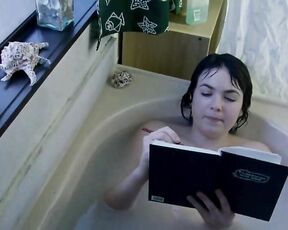 Nude in bathtub in In My Fathers Den HiDef 720p!